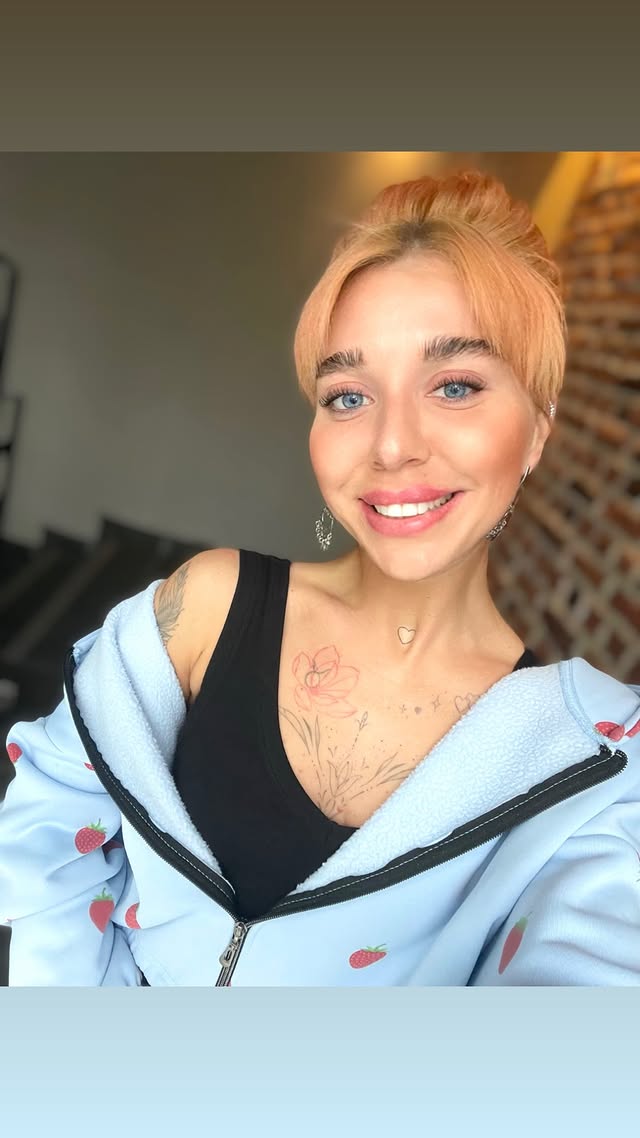 новая фото в сторис @lerabog96 11.12.2025