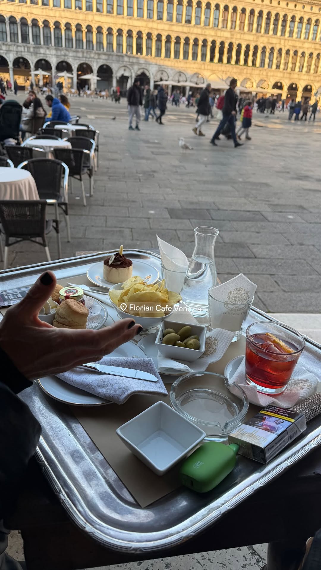 новая фото в сторис @tyrone_dylan 14.12.2025