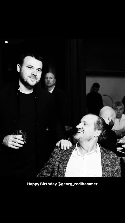 новая фото в сторис @eminofficial 15.12.2025