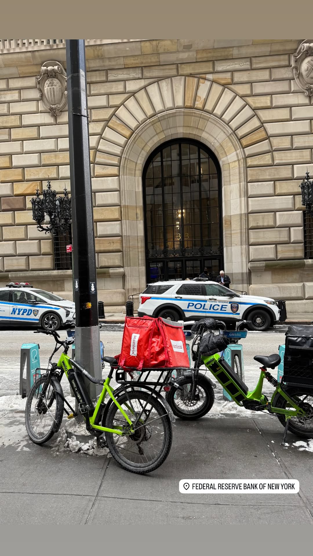 новая фото в сторис @aleksmiro 20.12.2025