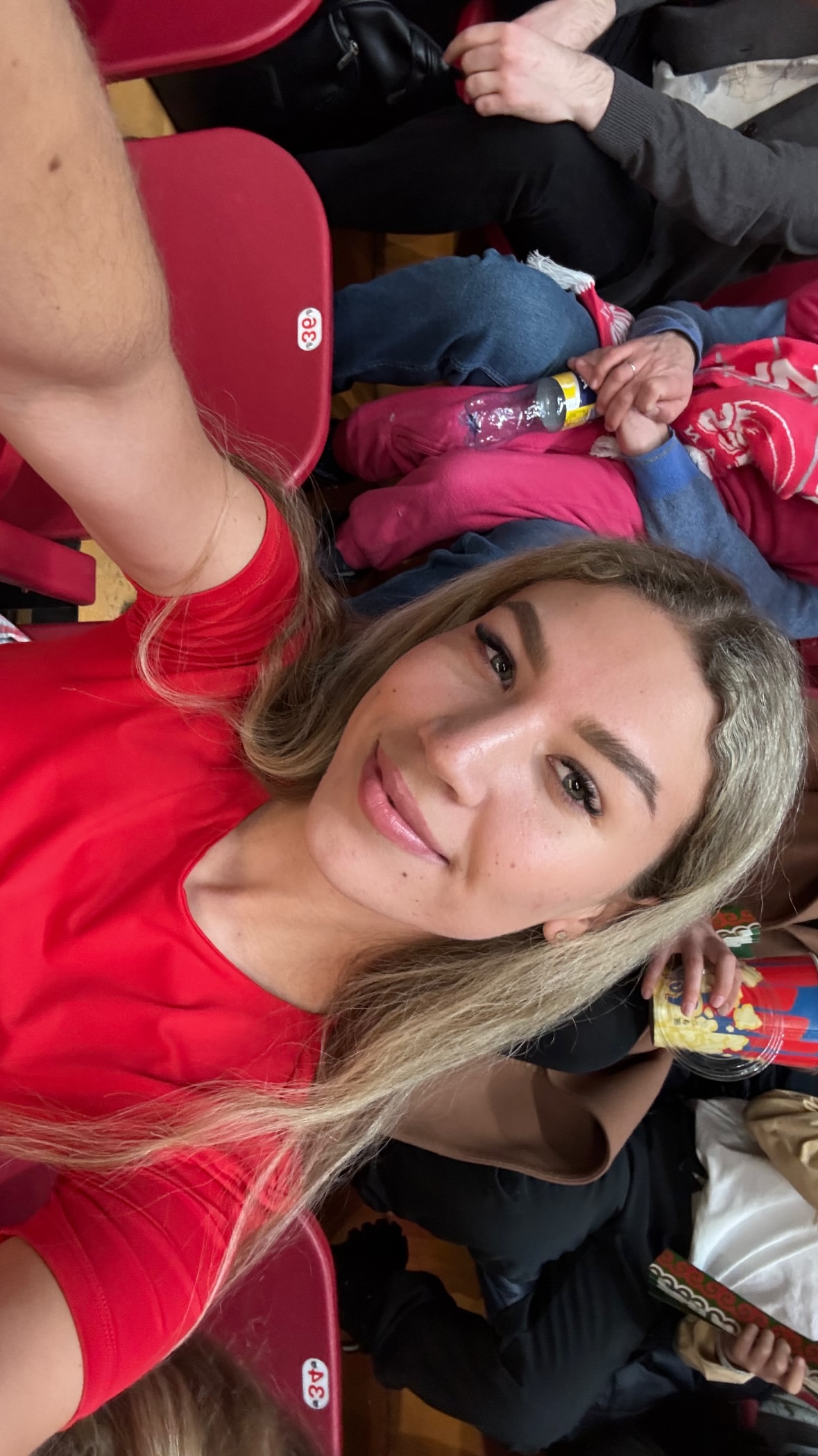 новая фото в сторис @polinamuleeva 22.12.2025