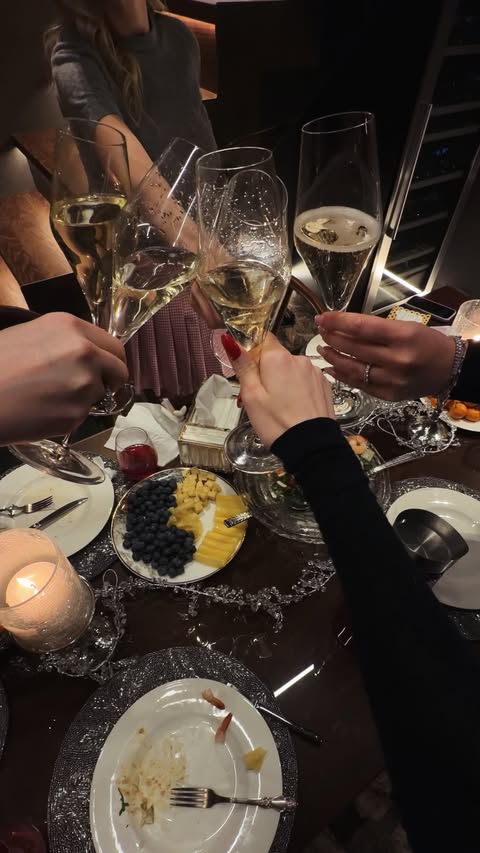 новая фото в сторис @alleksasa 23.12.2025