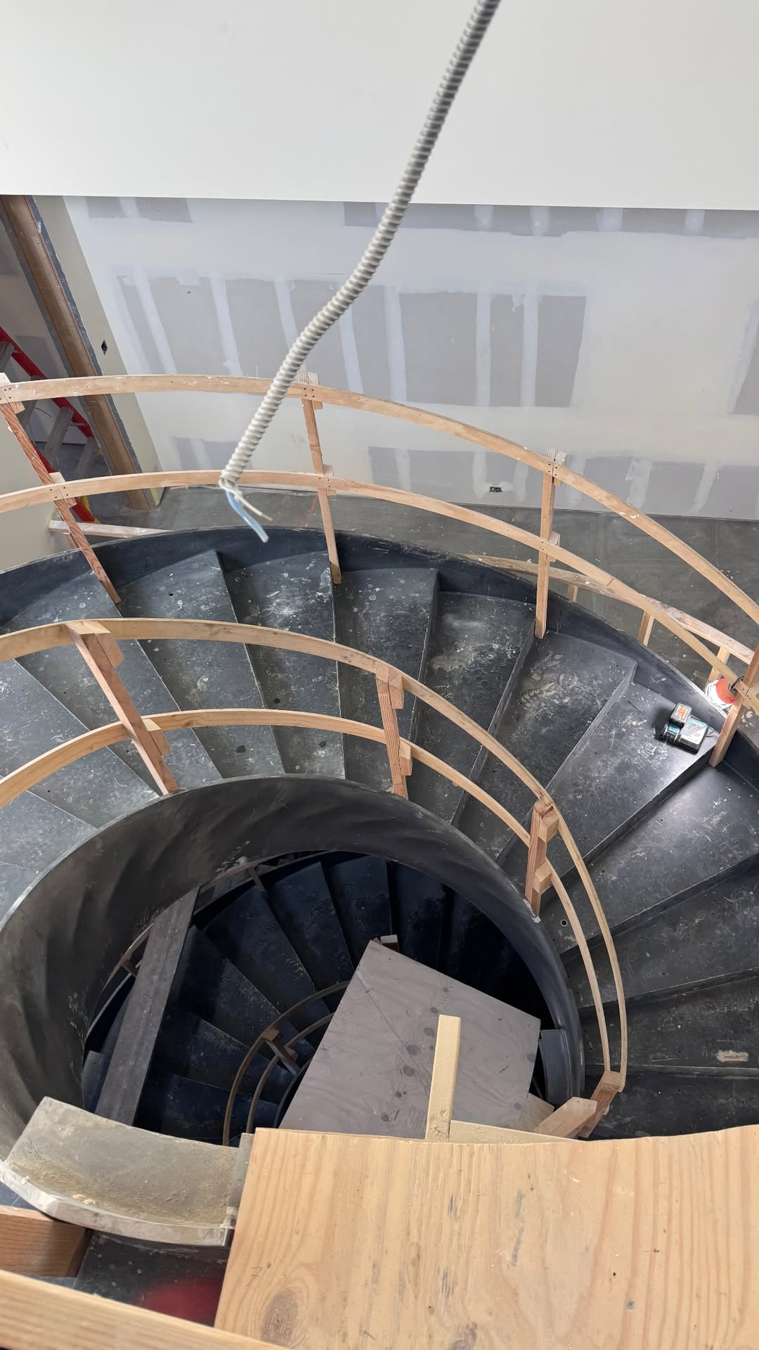 новая фото в сторис @kyliejenner 22.12.2025