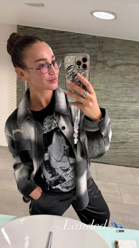 новая фото в сторис @buzova86 24.12.2025