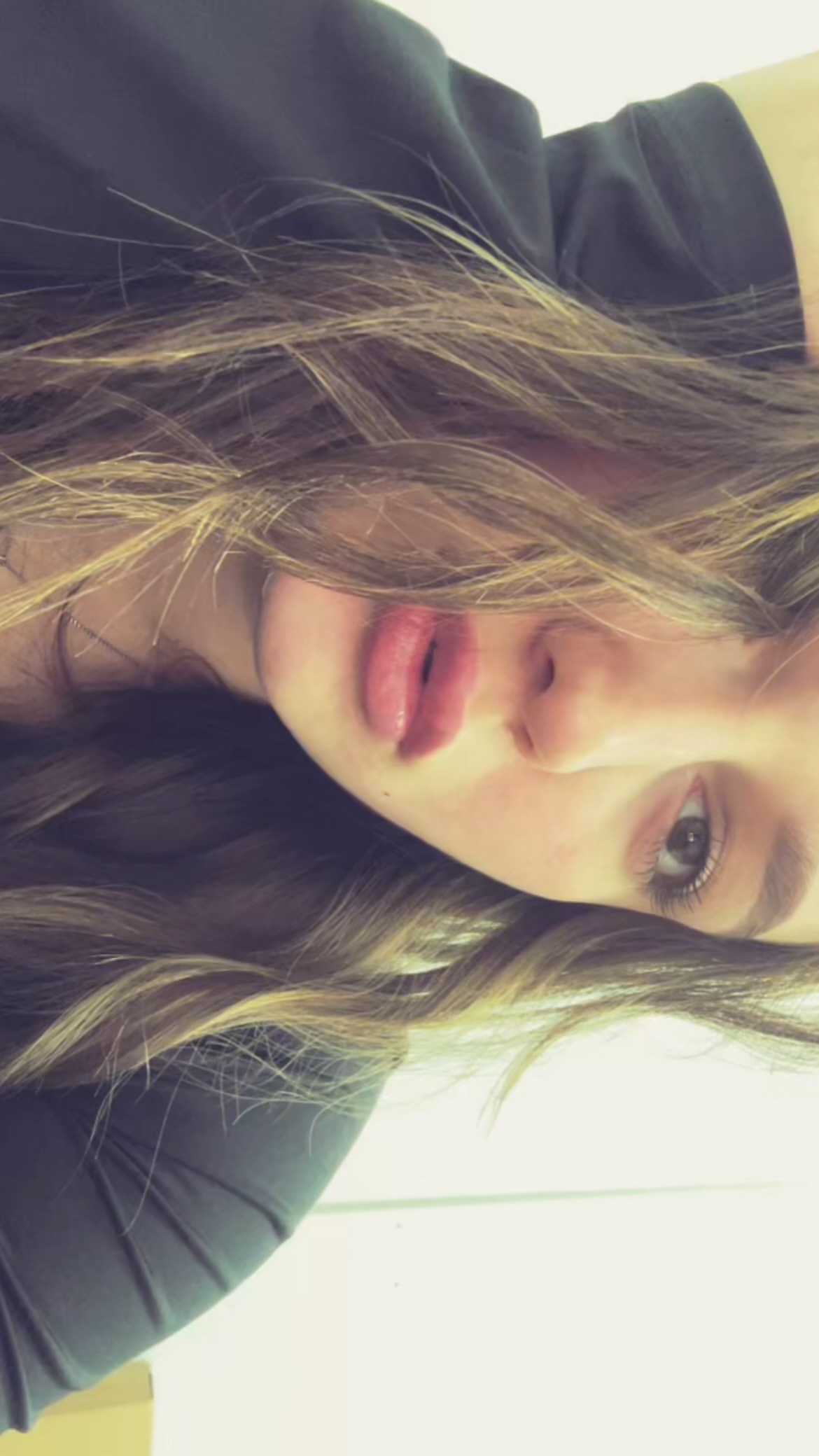 новая фото в сторис @vlandiii 14.01.2026