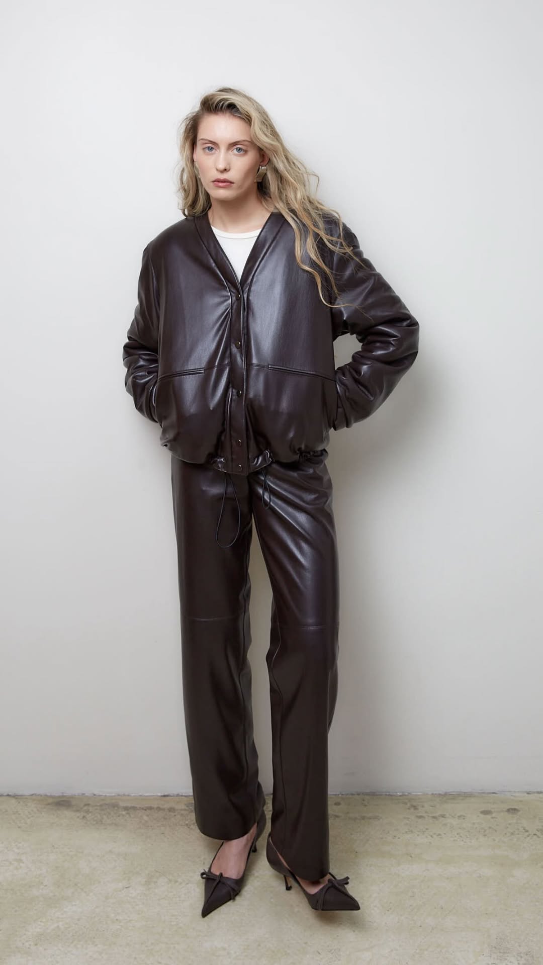 новая фото в сторис @hiss_official 05.02.2026