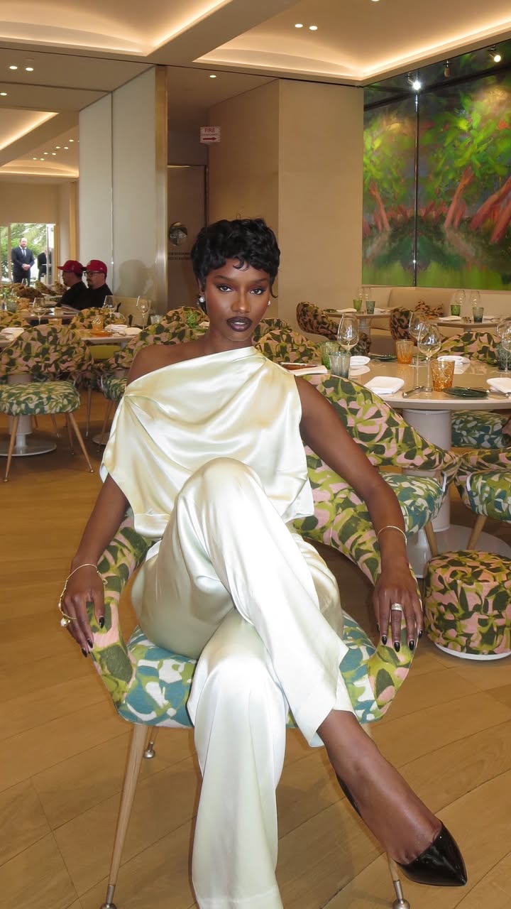 новая фото в сторис @yesimshay_ 06.02.2026