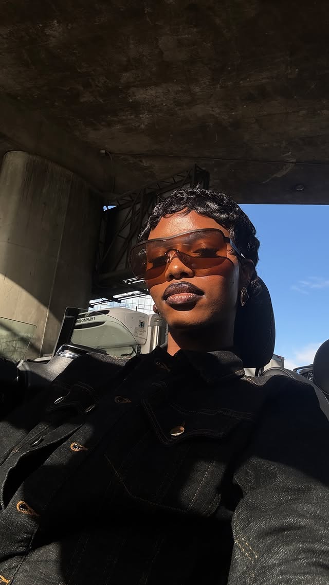 новая фото в сторис @yesimshay_ 20.02.2026