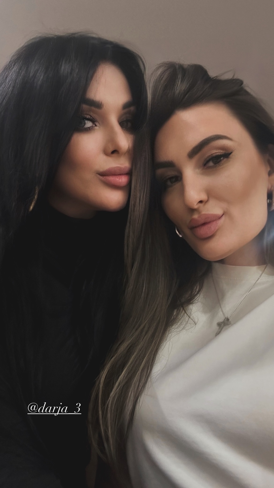 новая фото в сторис @__alasheeva__o.a.__ 21.02.2026