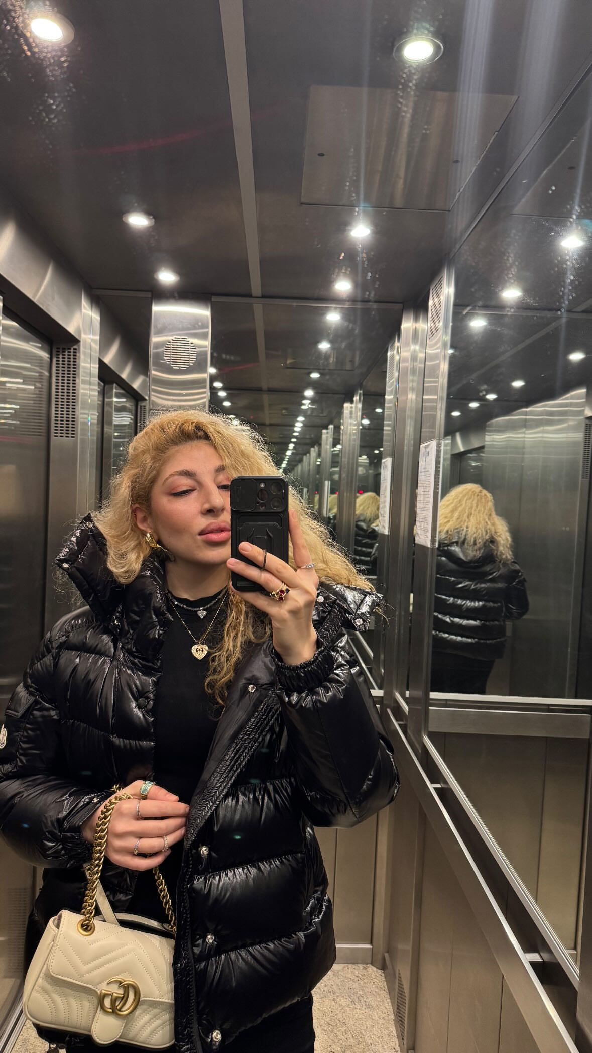 новая фото в сторис @anna777_1993 07.03.2026