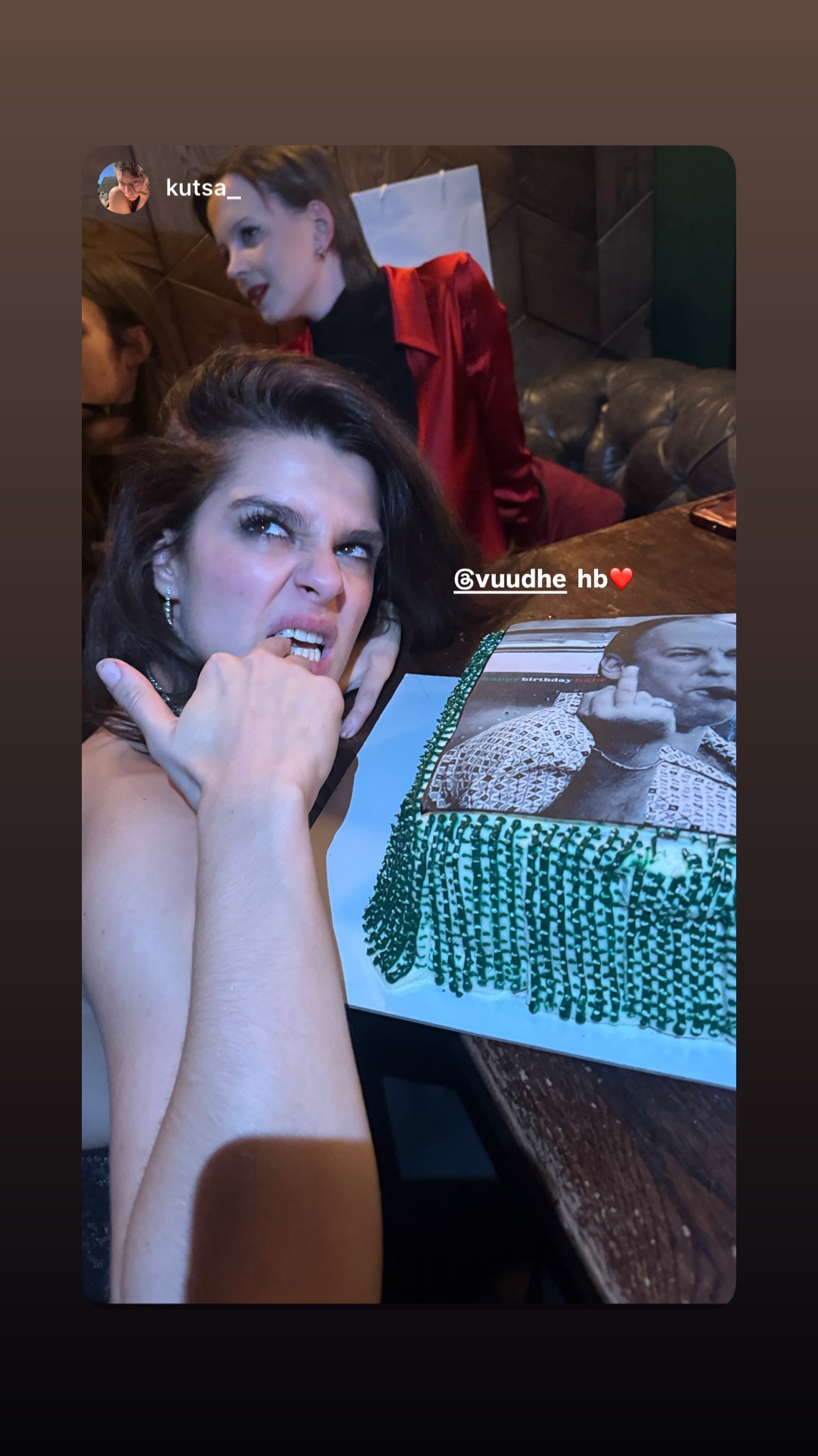 новая фото в сторис @vuudhe 07.03.2026