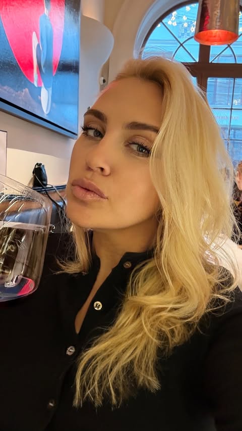 новая фото в сторис @bellasklyar 09.03.2026