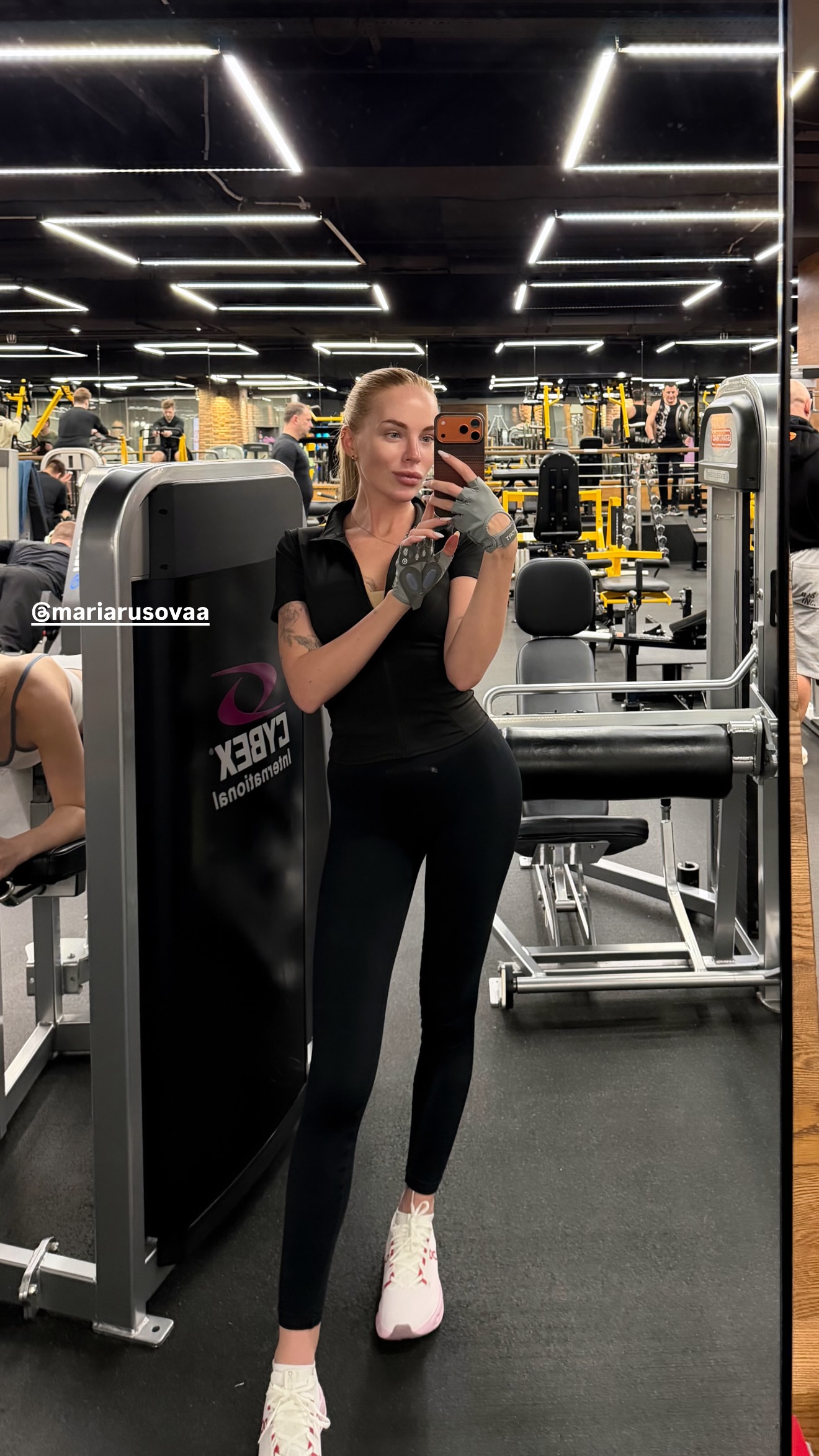 новая фото в сторис @alleksasa 11.03.2026