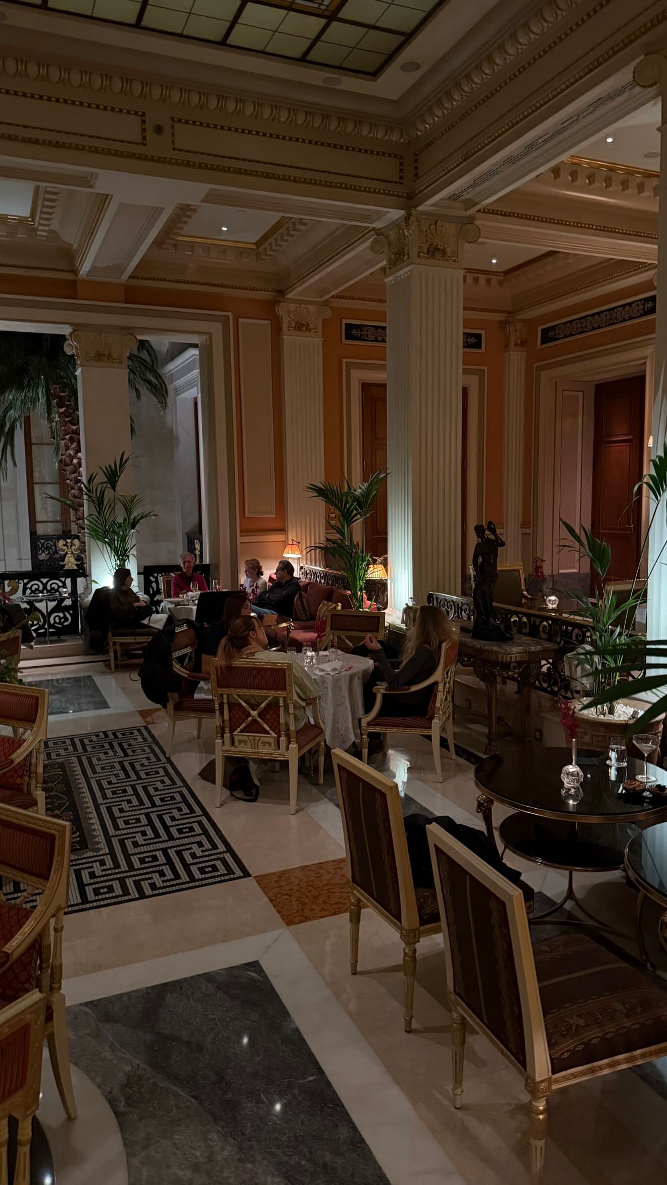 новая фото в сторис @karla_alajdi 13.04.2026