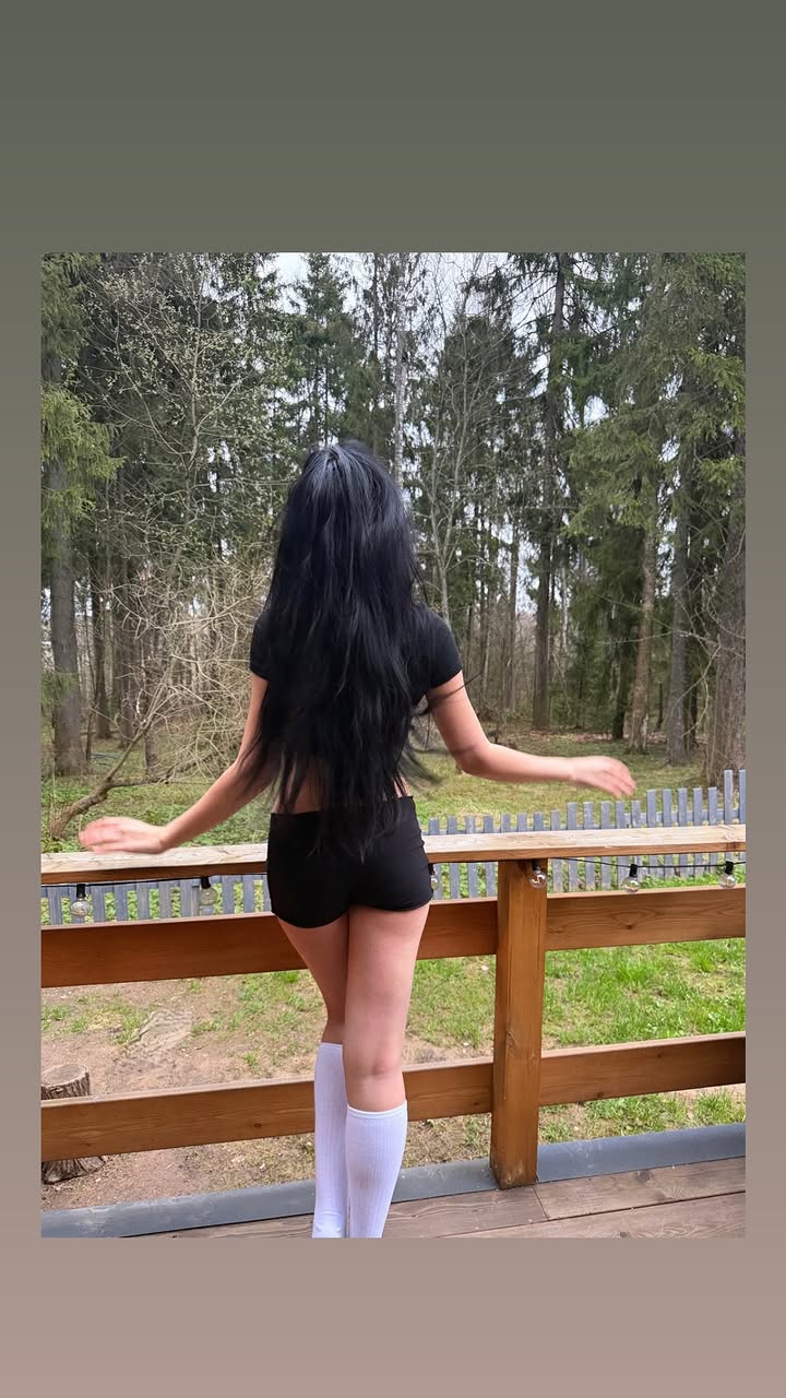 новая фото в сторис @thevalentique 20.04.2026