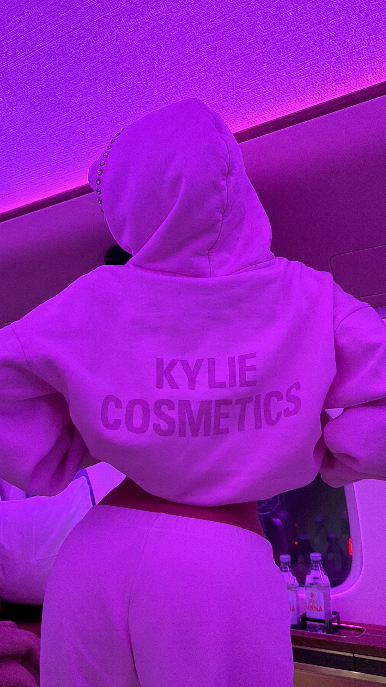 новая фото в сторис @kyliejenner 02.06.2026