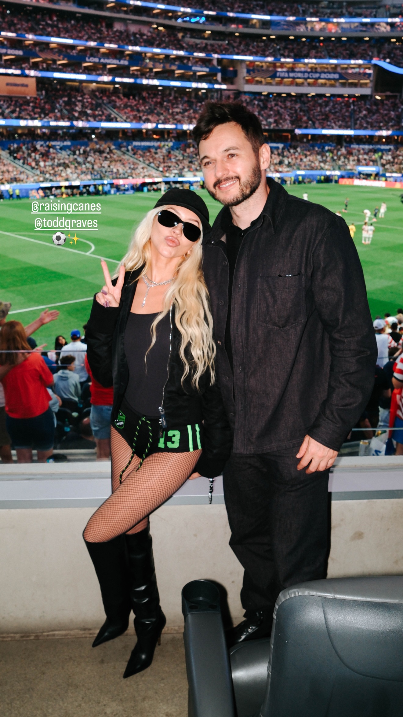 новая фото в сторис @xtina 14.06.2026