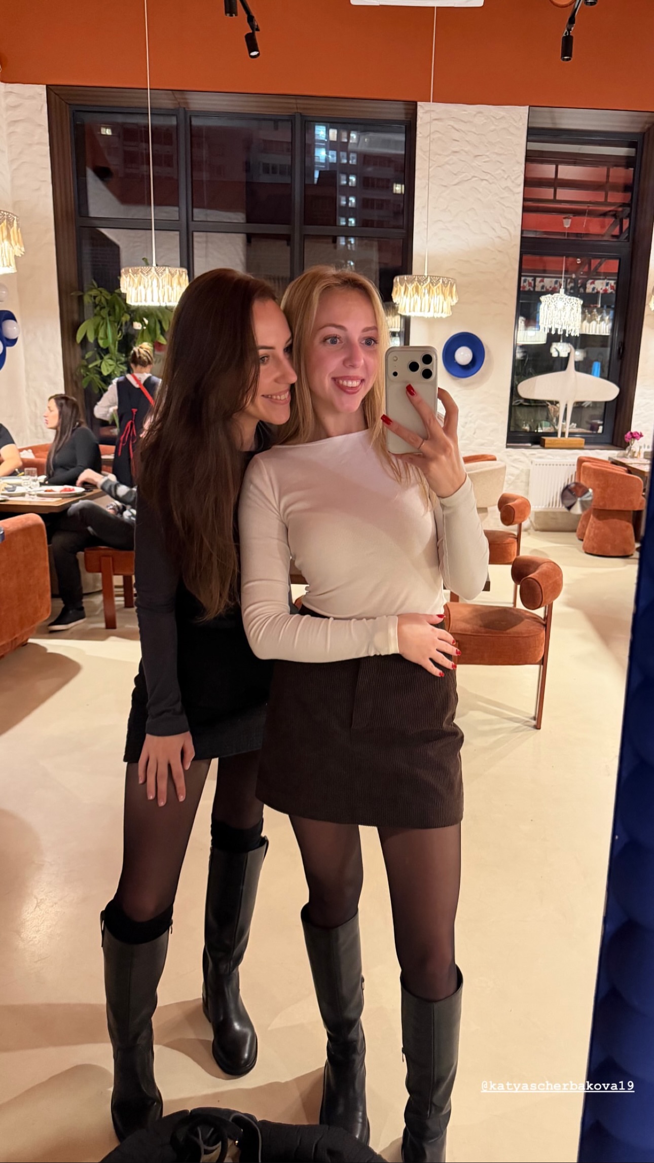 новая фото в сторис @katyascherbakova19 19.10.2026